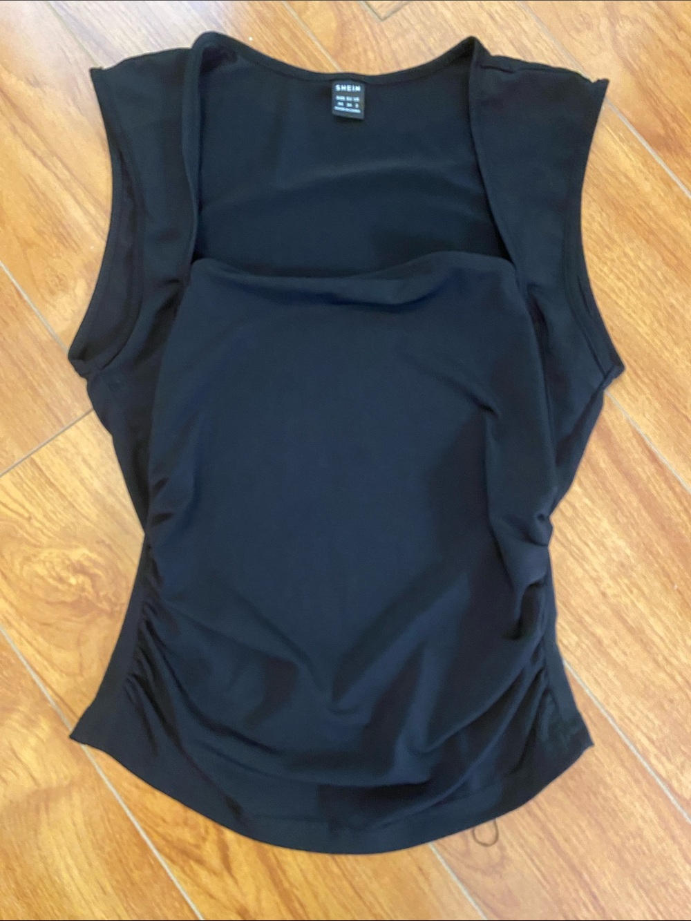 SHEIN Black Square-Neck Sleeveless Tank